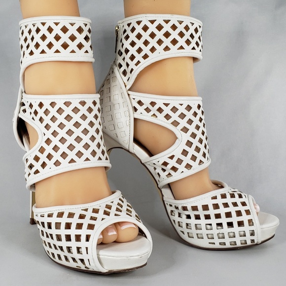 Charlotte Russe White Trista Platform Heels Size 7 - Picture 2 of 8